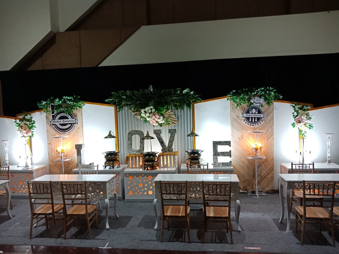 Suasana acara terkait Panduan Memilih Venue Wedding di Malang sesuai Jumlah Tamu