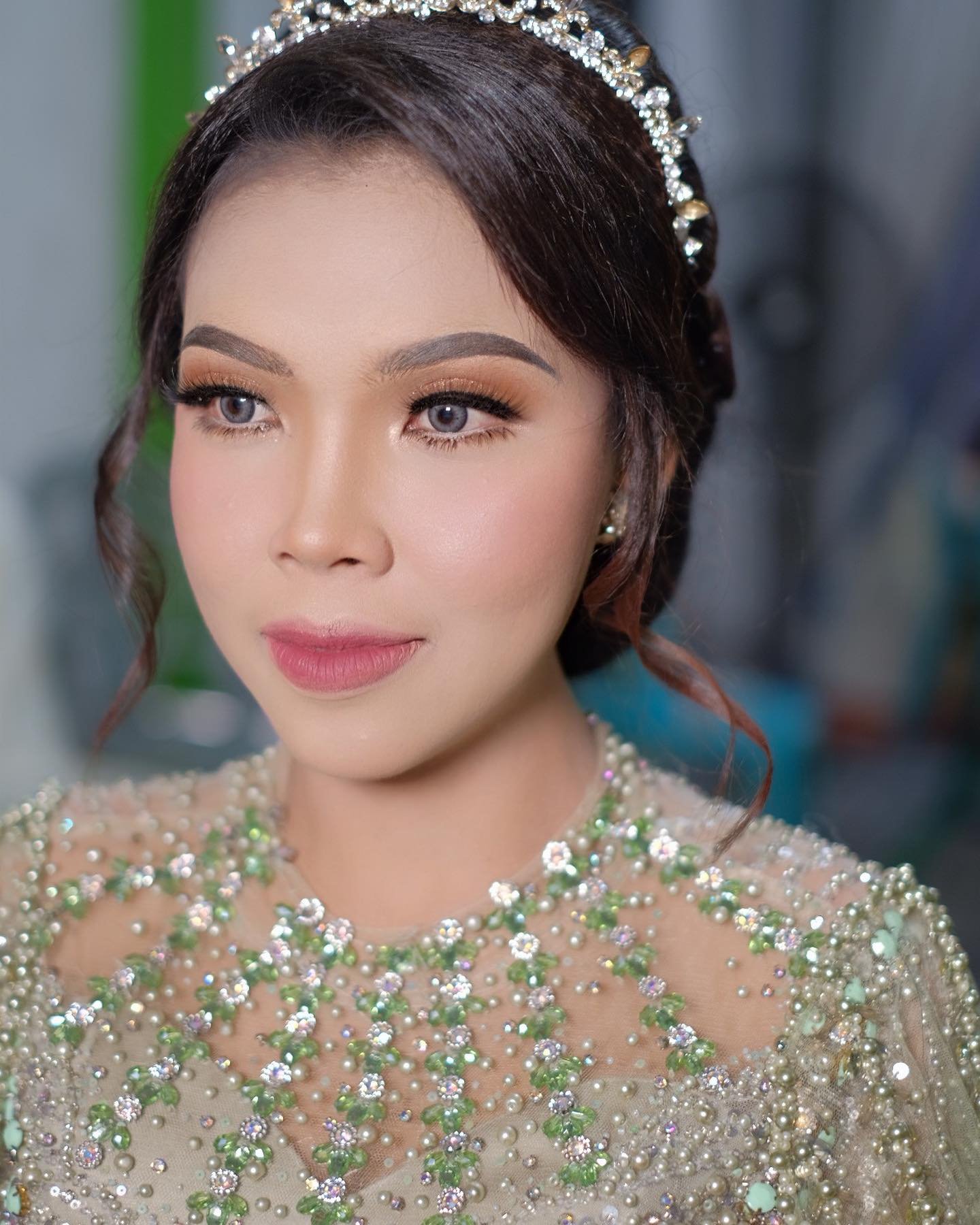 Suasana acara terkait Tips Menggabungkan Konsep Wedding Adat dengan Catering Modern