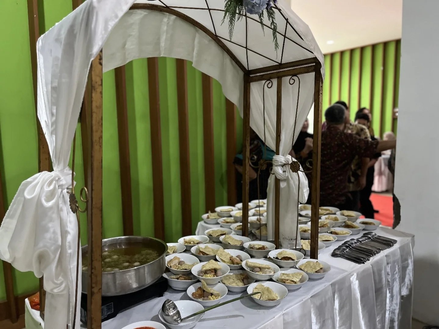 Suasana acara terkait Panduan Memilih Venue Wedding di Depok sesuai Jumlah Tamu