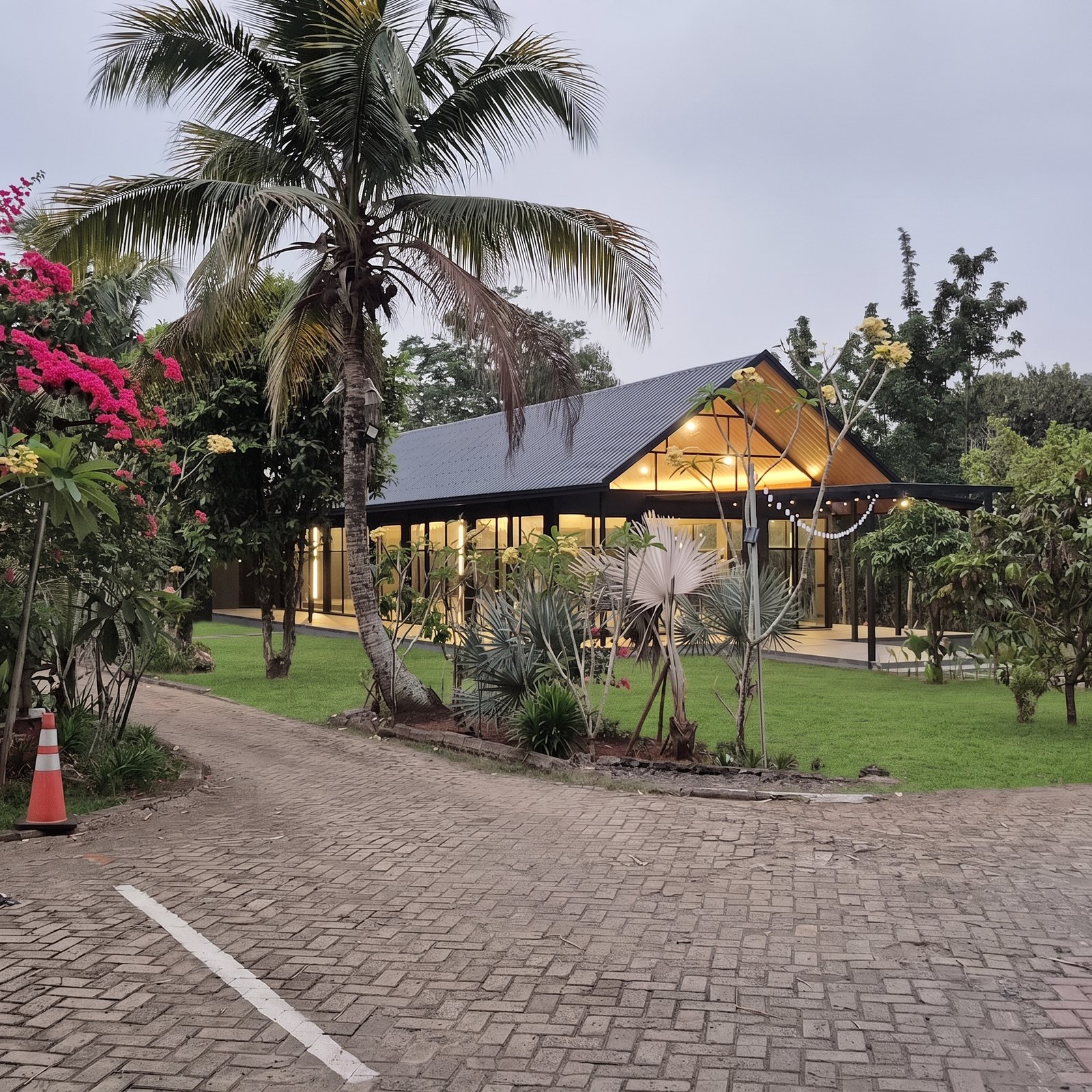 Jagarasa Venue wedding venue Bogor dengan Glass House dan Garden Area